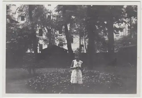 (F15563) Orig. Foto Kind Traudel im Freien, Dresden Lüttichauhof 1932