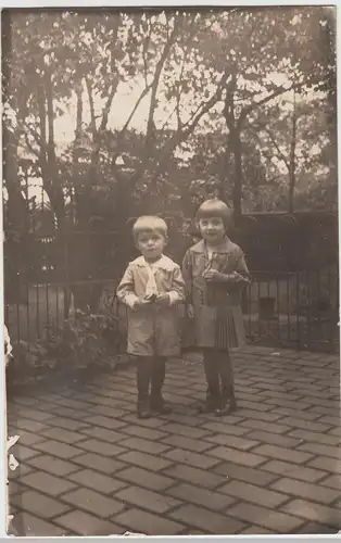 (F15550) Orig. Foto Kinder Traudel u. Heinz im Freien, Dresden 1927