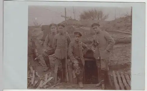 (F15526) Orig. Foto deutsche Soldaten 1.WK vor einem Bunkereingang 1914-18