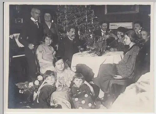 (F15459) Orig. Foto Personen im Raum, Weihnachten 1925, Tannenbaum