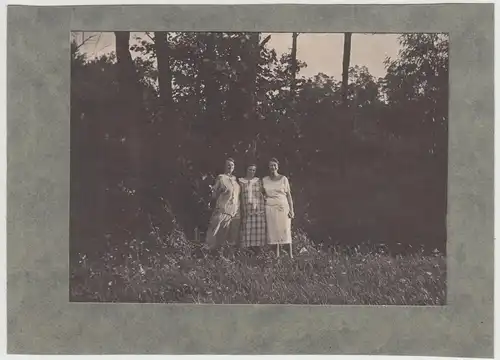 (F15417) Orig. Foto Damen im Freien 1920er
