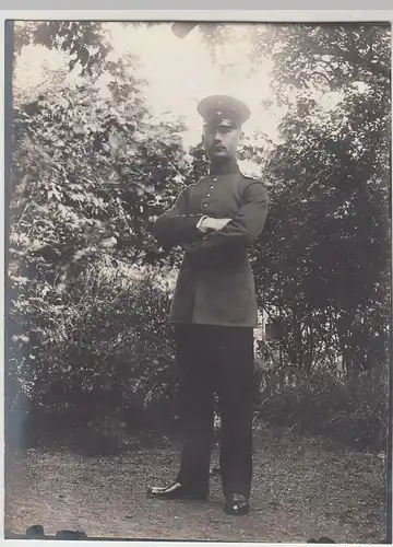 (F15413) Orig. Foto deutscher Soldat 1.WK im Freien 1914-18