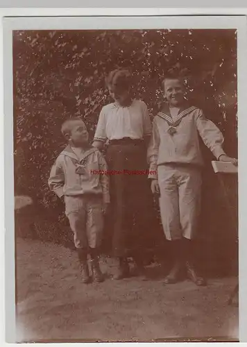 (F15347) Orig. Foto Frau mit 2 Jungs in Matrosenkleidung 1910er