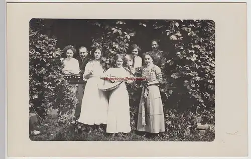 (F15293) Orig. Foto Personen, Gruppenbild mit Mandoline im Freien 1910er