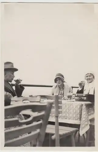 (F15238) Orig. Foto Drachenfels, Personen auf der Weinterrasse 1930