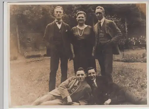 (F15031) Orig. Foto Personen, Gruppenbild im Freien 1924