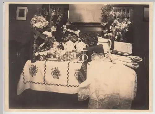 (F15017) Orig. Foto Verlobung, Geschenketisch 1928-30