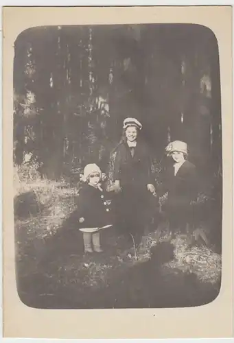 (F1498) Orig. Foto 3 Kinder im Wald, 1920er