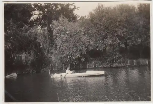 (F14905) Orig. Foto Männer mit Paddelboot Möwe im Teich 1929