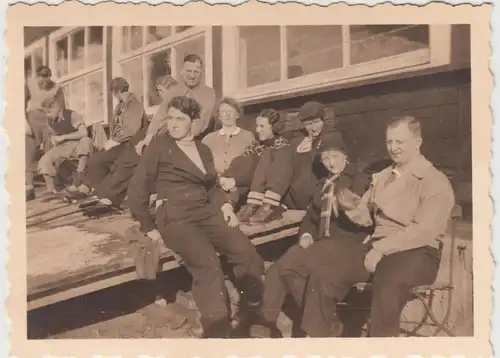 (F14851) Orig. Foto Skifahrer an der Auenhütte im Allgäu 1934