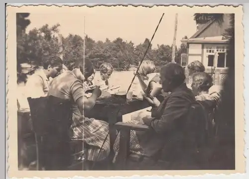 (F14802) Orig. Foto junge Damen, Sportlerinnen im Restaurant, Freisitz 1933