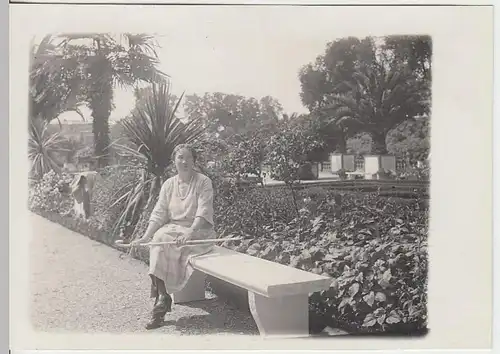 (F1476) Orig. Foto Dame auf Bank im Park, Hannover 1925