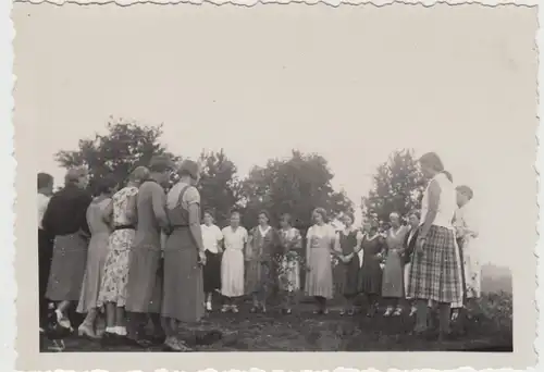 (F14730) Orig. Foto Müden (Örtze), Damen bei der Morgenandacht 1932