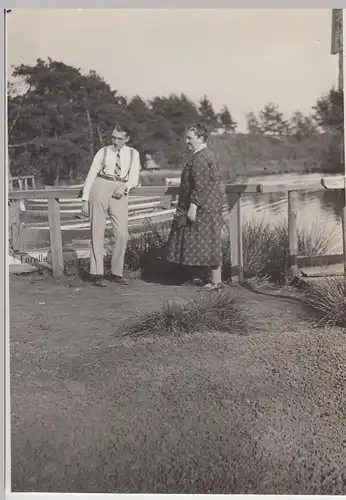 (F14629) Orig. Foto Heidesee (Gifhorn), Personen am Ufer 1932