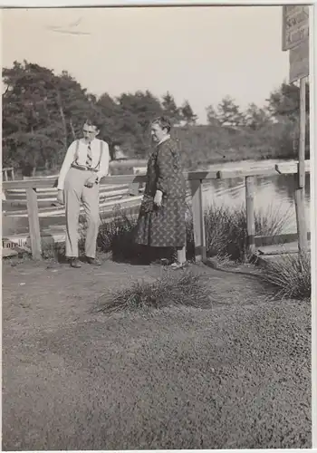 (F14628) Orig. Foto Heidesee (Gifhorn), Personen am Ufer 1932