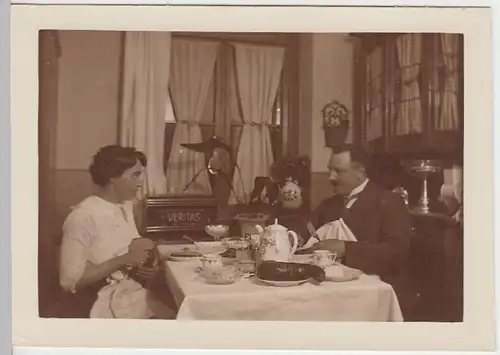 (F1458) Orig. Foto Dame und Herr am Abendbrottisch, 1920er