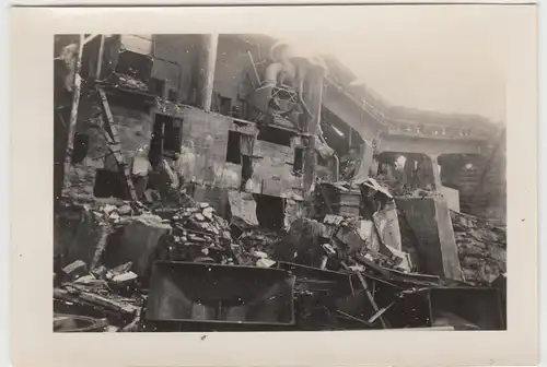 (F14532) Orig. Foto Narvik, zerstörte Fabrik u. Eisenbahnbrücke, 2.WK