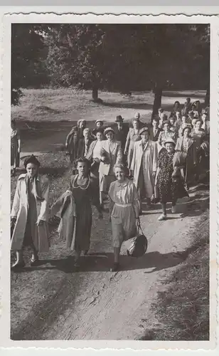 (F14120) Orig. Foto Hamburg, Verkäuferinnen bei Karstadt Wandsbek, Betriebsausfl