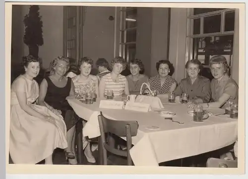 (F14110) Orig. Foto Hamburg, Verkäuferinnen bei Karstadt Wandsbek, 1940/50er