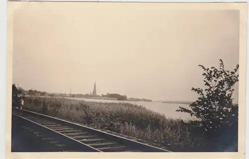 (F13957) Orig. Foto Schleswig, Blick über Bahngleis zum Dom 1942