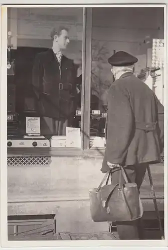 (F13804) Orig. Foto Bremerhaven, Ofen-Geschäft Kalkstein, Hafenstraße 1950er