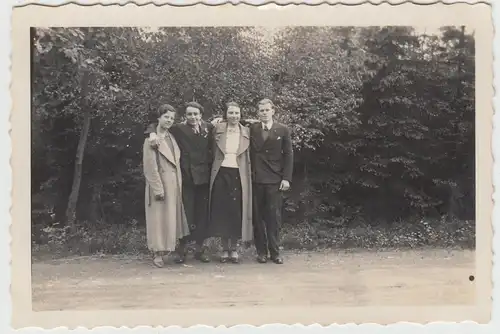 (F13560) Orig. Foto Spaziergang 1936, Personen auf einem Weg