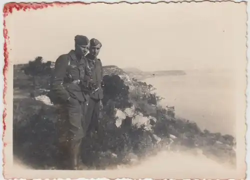 (F13494) Orig. Foto Deutsche Soldaten an der Küste 1940er