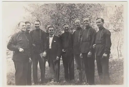 (F13298) Orig. Foto junge Männer im Freien 1929, Sportkleidung o.ä.