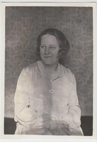 (F13218) Orig. Foto junge Frau, Porträt im Raum 1920er