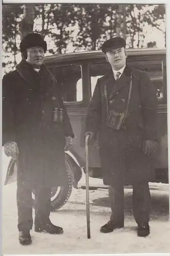 (F13116) Orig. Foto Herren mit Fernglas u. Ohrenschützer vor Automobil 1930