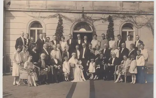 (F13101) Orig. Foto Hochzeit, Gruppenbild vor Gebäude 1929