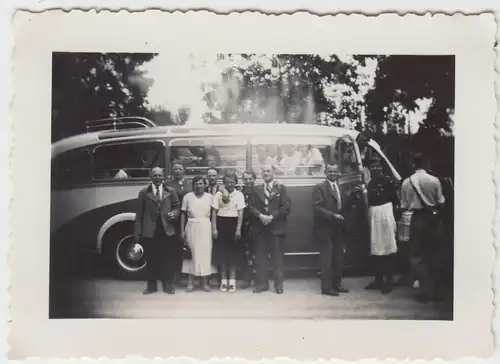 (F12923) Orig. Foto Baden-Baden, Omnibus vor dem Haus Grete 1937