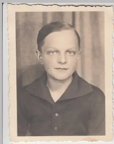 (F12833) Orig. Foto Porträt eines Jungen 1934