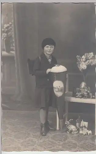 (F12751) Orig. Foto Mädchen mit Ranzen u. Zuckertüte, Ostern 1932