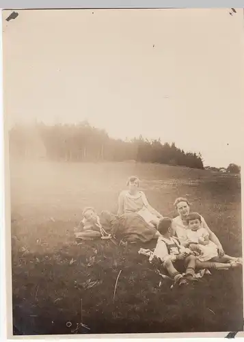 (F12688) Orig. Foto Familienausflug v. Gehlberg nach d. Fichtelberg 1929, Rast