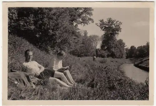 (F12643) Orig. Foto Wanderung bei Leipzig, Pfingsten 1955