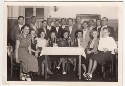 (F12594) Orig. Foto Gruppenbild m. Fußballmannschaft Motor Gohlis Nord 1954