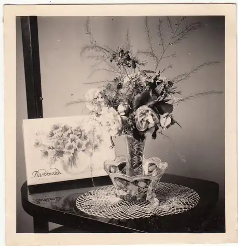 (F12492) Orig. Foto "Zimmeraufnahmen 1939", Stillleben mit Blumenstrauß