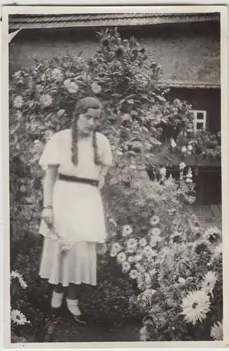 (F12464) Orig. Foto junge Frau Martha im Garten 1932