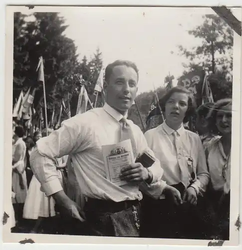 (F12430) Orig. Foto Remscheid, Personen bei einem Umzug 1931