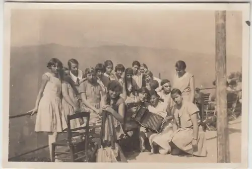(F12310) Orig. Foto Caub, Gruppe von Mädchen auf der Elsenburg 1929