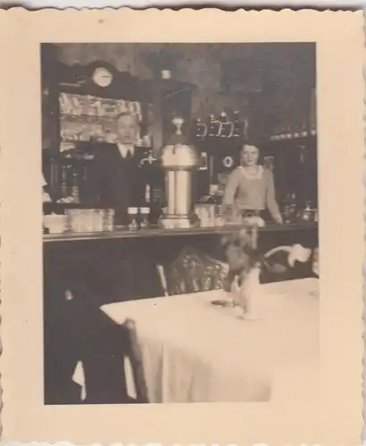 (F12218) Orig. Foto Gaststätte, Café, Personen am Tresen 1930er