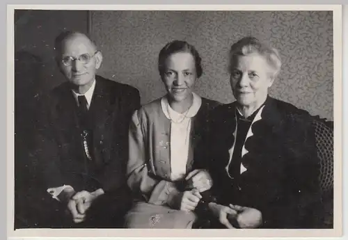 (F12189) Orig. Foto Porträt einer Familie, 1930er