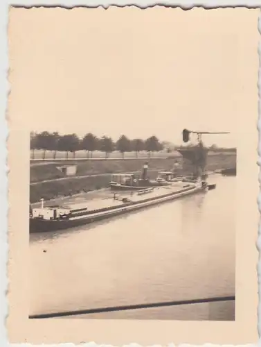 (F12122) Orig. Foto Berlin, Frachtschiff auf einem Kanal o. Fluss 1936