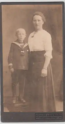 (F12029) Orig. Kabinettfoto Frau m. Sohn i. Matrosenkleidung, Halberstadt 1916