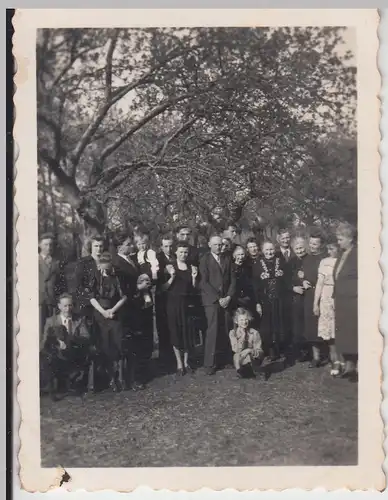 (F11948) Orig. Foto Halberstadt, Gruppenbild zu Irenes Konfirmation 1951