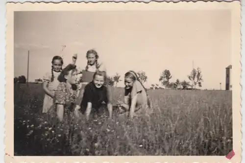 (F11932) Orig. Foto Halberstadt, Gisela Mehns (hi.) a. Tag ihres 13. Geburtstage