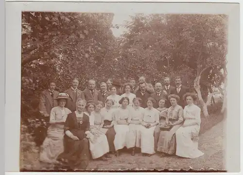 (F11882) Orig. Foto Personen, Gruppenbild im Freien um 1910er