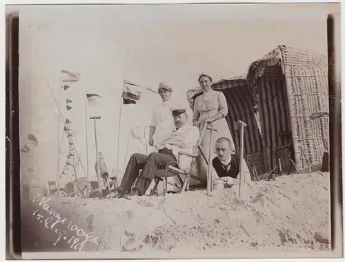(F11869) Orig. Foto Wangerooge, Badegäste am Strandkorb 1911