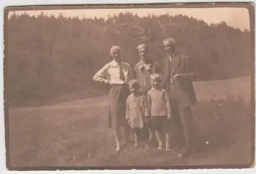 (F11783) Orig. Foto Spaziergang mit Kindern 1920/30er